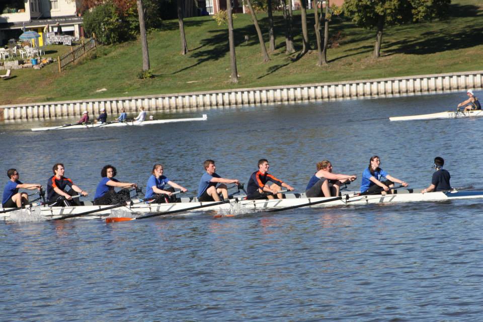 The Fall Crew team rows at the Head of the Rock in Rockford, Illinois in the Mixed 8 event. Photo Courtesy of Bev Cicolello.