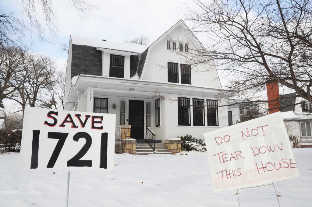 Longtime Macalester professor Henry West’s historic home at 1721 Princeton Avenue was sold recently. The new owner plans to demolish the current building and build two new 4,000 square foot homes. This proposition has sparked outrage in the surrounding community. Photo by Maya Rait ’18.