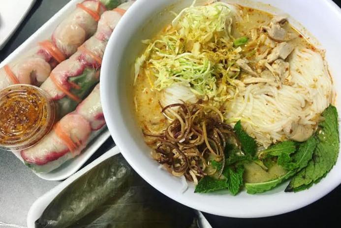Phó, spring rolls and sticky rice wrapped in banana leaves. Photo by Kate Rhodes ’17.