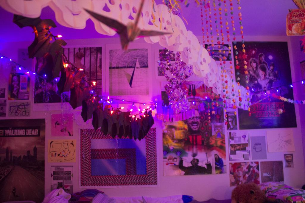 Students make Macalester feel more like home by personalizing their spaces with posters, lights and handmade decorations. Photo by Shireen Zaineb ’20. 