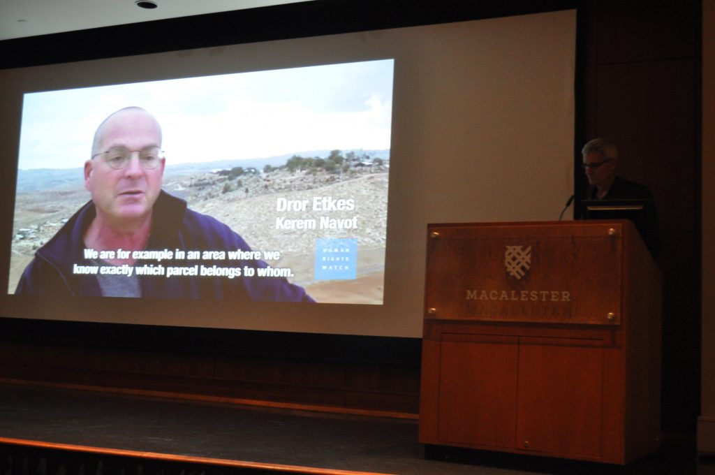 Eric Goldstein, deputy director of Human Rights Watch, spoke at Macalester on Tuesday. Photo by Malcom Cooke ’21. 