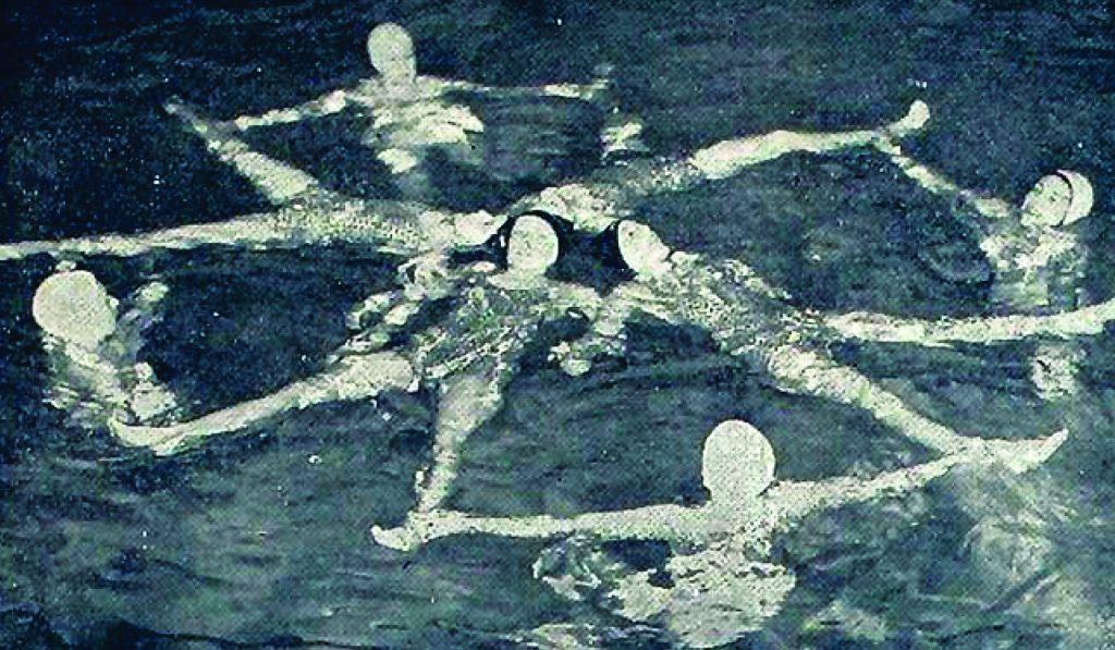 Mac Mermaids practice in 1938. Photo courtesy of the Macalester archives. 