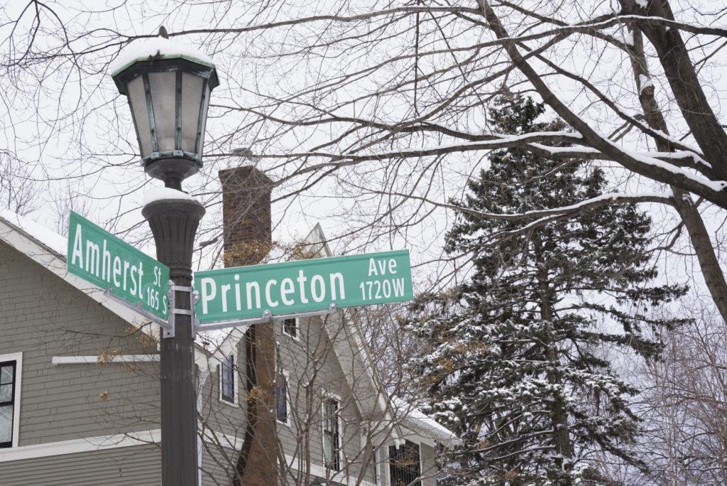 The names of streets surrounding Macalester such as Amherst, Princeton and Cambridge may have been named to help set an intelectual and collegiate tone for the neighborhood. Photo by Ally Kruper ’21.