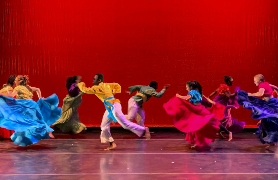 Students perform a piece titled “JOY” choreographed by Patricia Brown. Photo by Isabel Saavedra-Weis ’23.