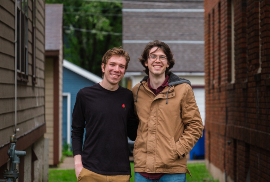 Seniors and former Editors-in-Chief Abe Asher and Liam McMahon. Photo by Kori Suzuki 21.