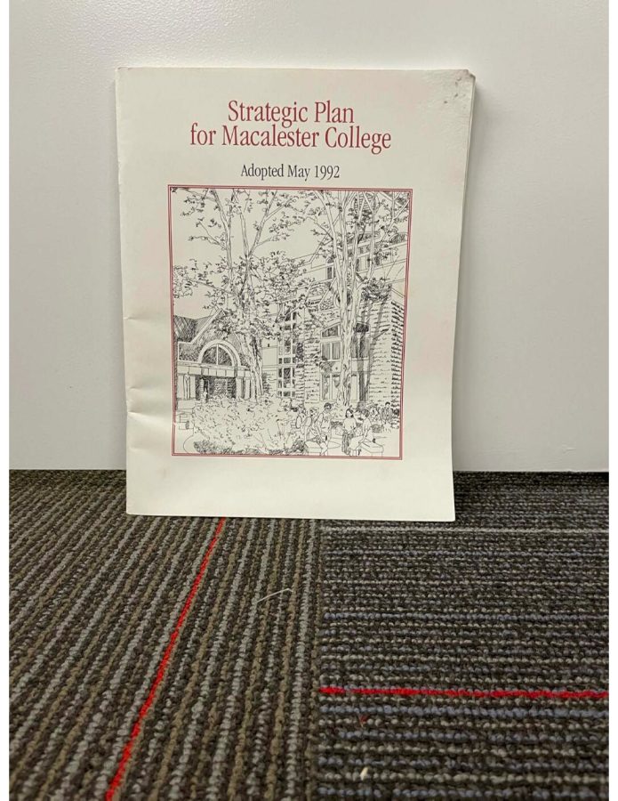 Image of Macalester’s previous strategic plan booklet. Photo by Lucy Diaz ’24.