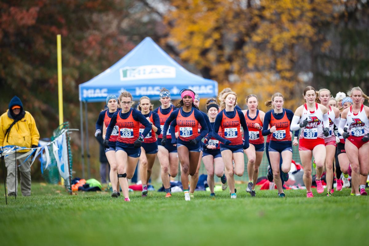 Womens cross country runs at MIACs. Photo courtesy of Macalester Athletics. 